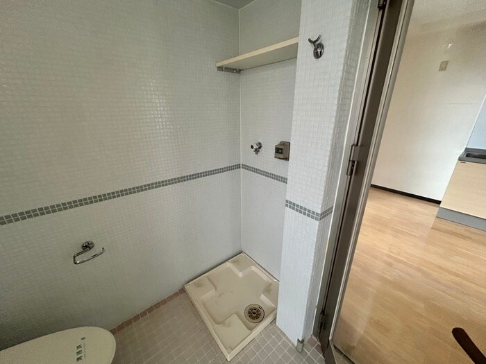 物件内観写真18　(洗濯機置場)