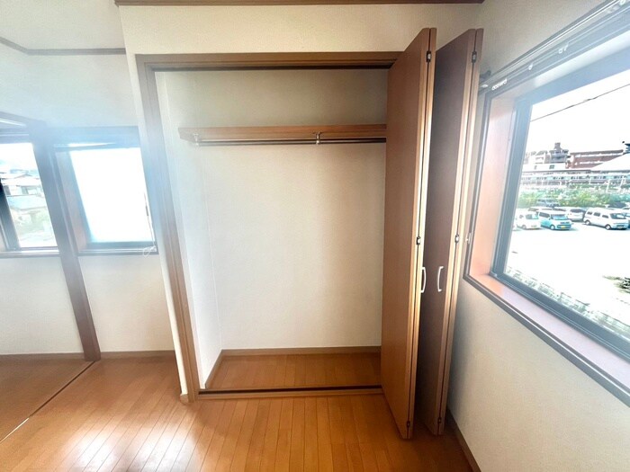 物件内観写真12　(収納)