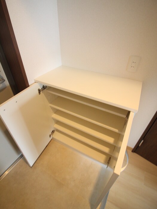 物件内観写真8　(靴箱)