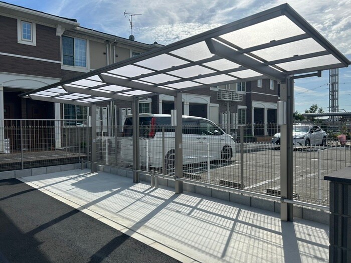 物件外観写真4　(駐輪場)