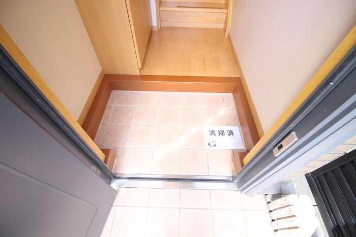 物件内観写真17　(玄関)