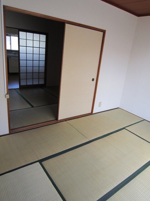 物件内観写真8　(居室)