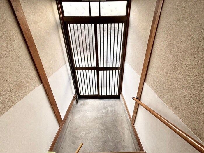 物件内観写真18　(玄関)