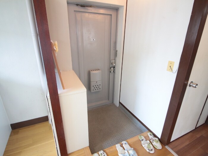 物件内観写真15　(玄関)