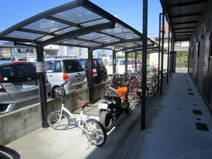 物件外観写真5　(駐輪場)
