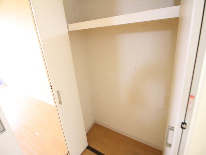 物件内観写真12　(収納)