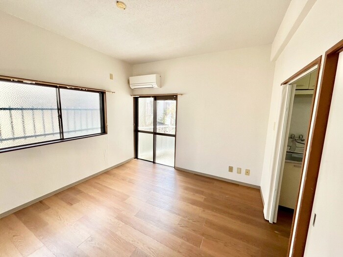 物件内観写真8　(居室)