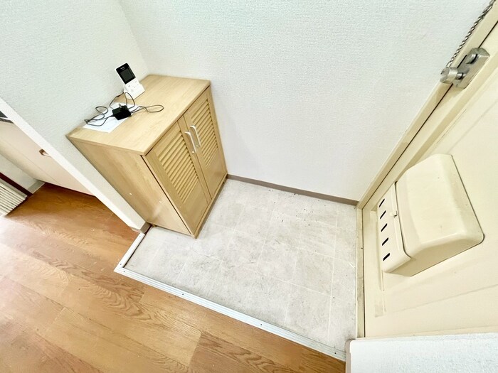 物件内観写真18　(玄関)