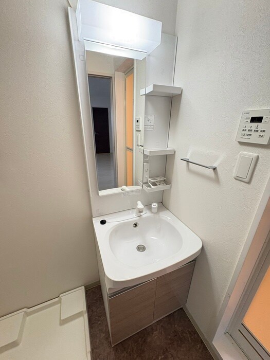 物件内観写真11　(洗面)