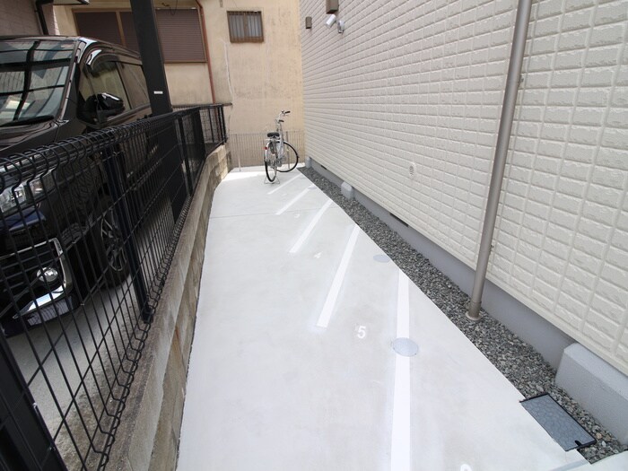 物件外観写真6　(駐輪場)