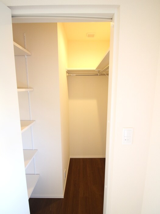 物件内観写真15　(収納)