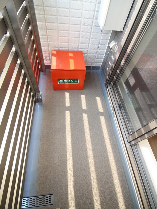 物件内観写真16　(玄関)