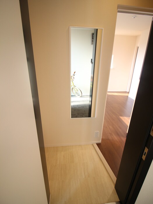 物件内観写真19　(玄関)