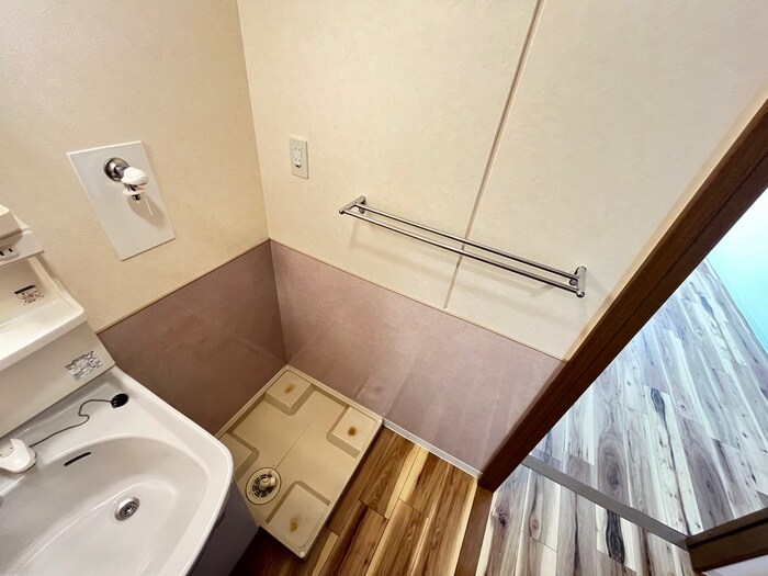 物件内観写真11　(洗濯機置場)