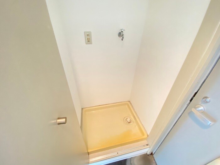 物件内観写真15　(洗濯機置場)