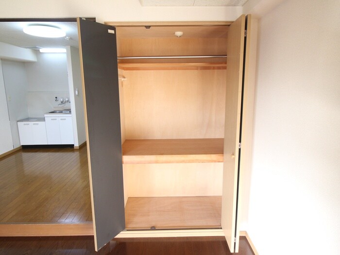 物件内観写真11　(収納)