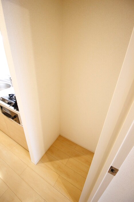 物件内観写真18　(洗濯機置場)