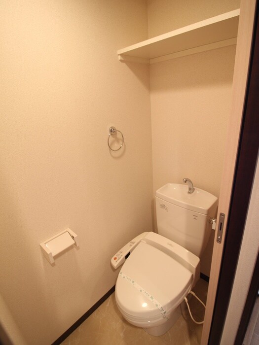 物件内観写真8　(トイレ)