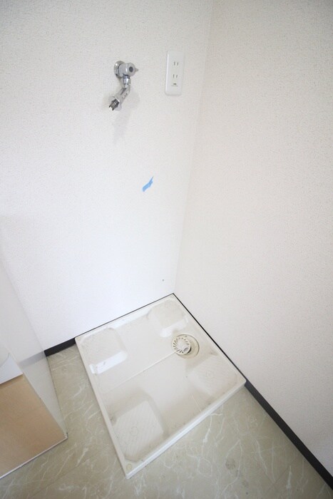 物件内観写真11　(洗濯機置場)