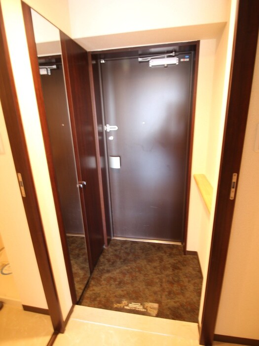 物件内観写真14　(玄関)