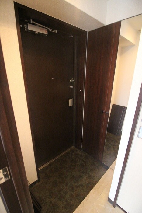 物件内観写真15　(玄関)