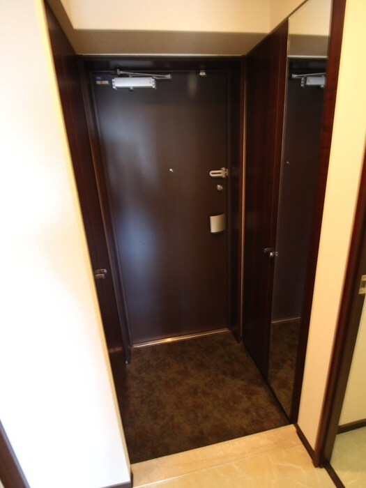 物件内観写真15　(玄関)