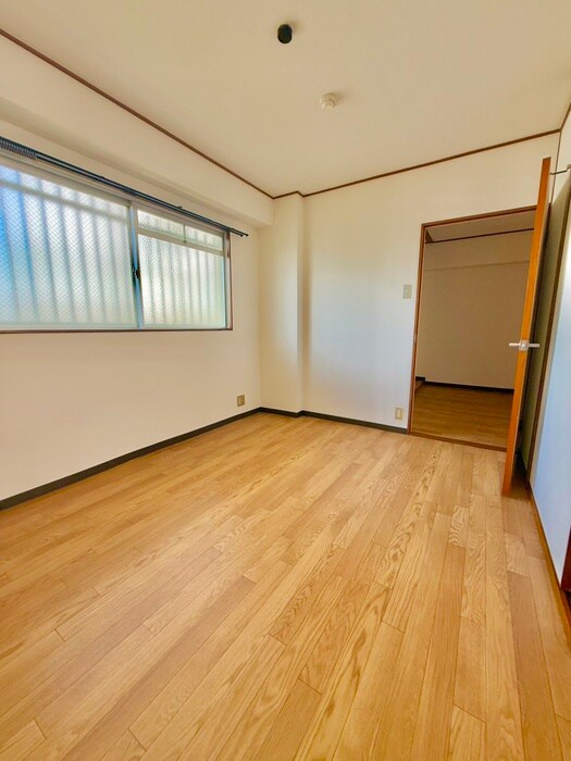 物件内観写真9　(居室)