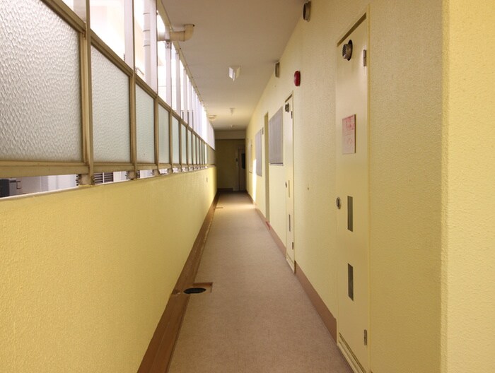 物件外観写真4　(エントランス部分)