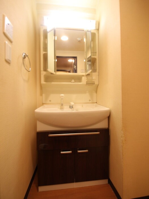 物件内観写真9　(洗面)