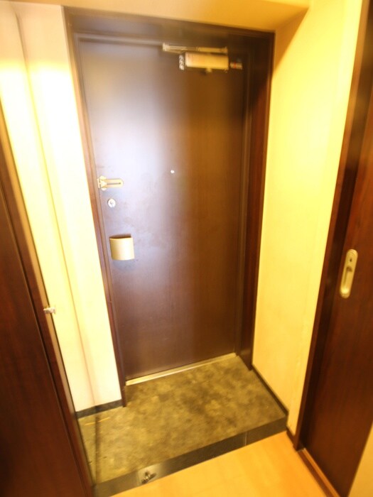 物件内観写真18　(玄関)