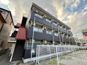 空港ゴ－ルデンハウス外観写真