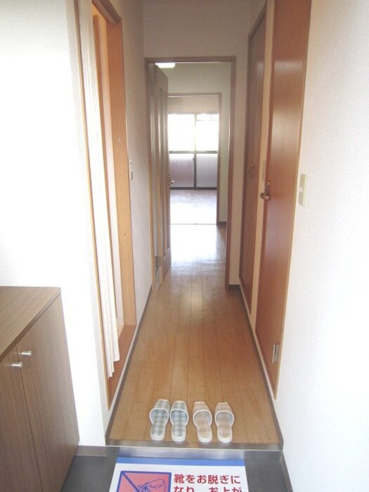 物件内観写真7　(玄関)