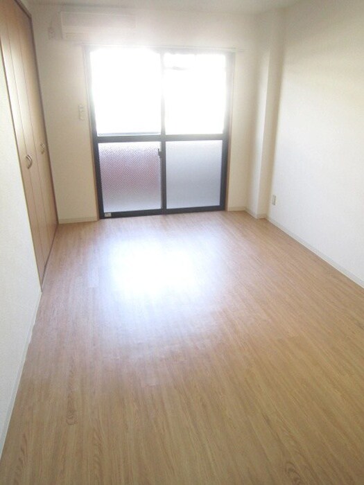 物件内観写真10　(居室)