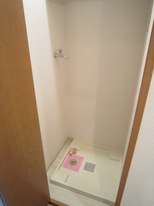 物件内観写真13　(洗濯機置場)