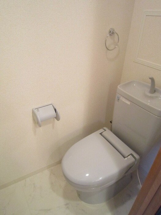 物件内観写真15　(トイレ)