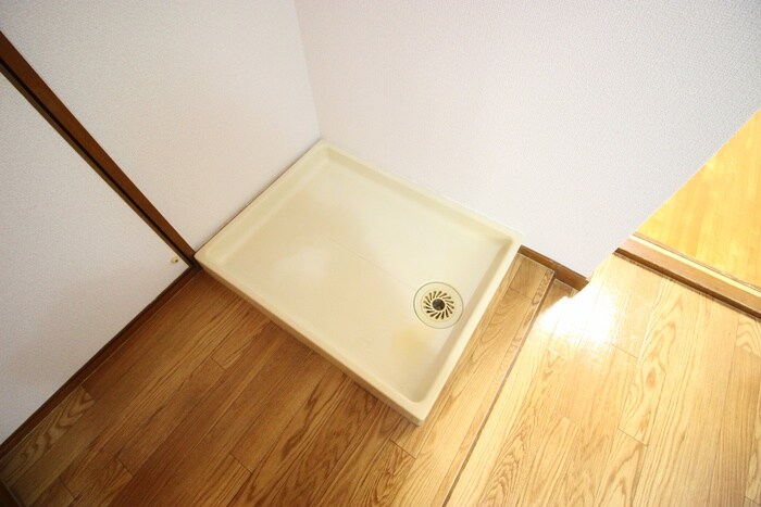 物件内観写真10　(洗濯機置場)