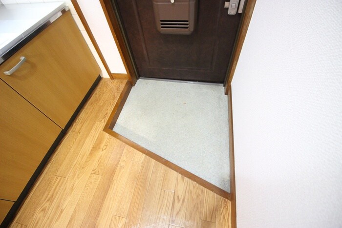 物件内観写真15　(玄関)