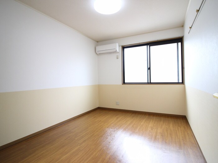 物件内観写真12　(居室)