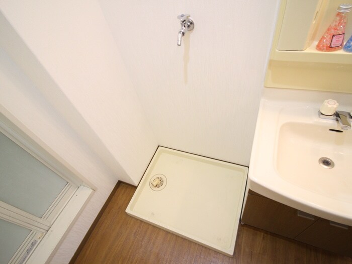 物件内観写真14　(洗濯機置場)