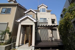 江坂町戸建外観写真