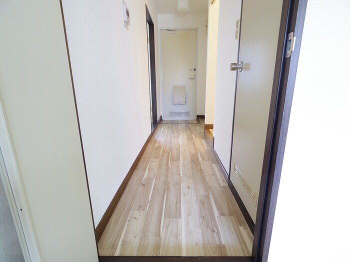 物件内観写真17　(廊下)