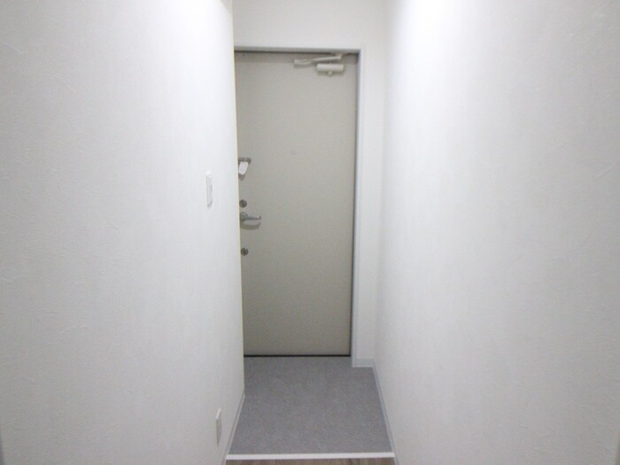 物件内観写真16　(玄関)
