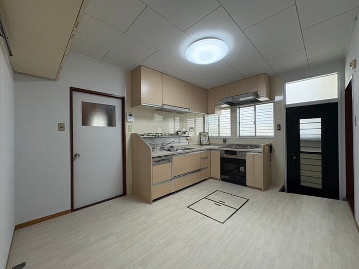 物件内観写真8　(居室)