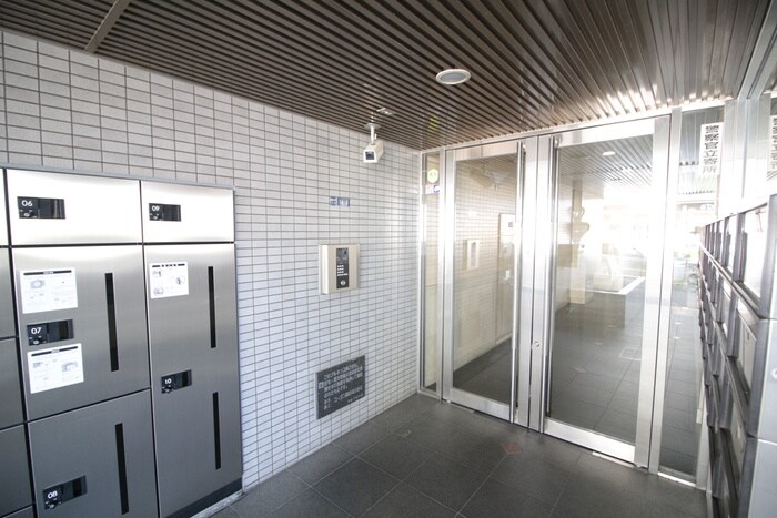 物件外観写真3　(エントランス部分)