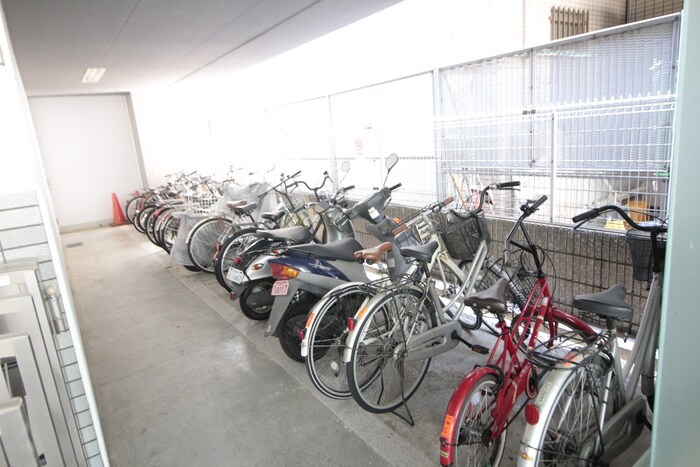 物件外観写真6　(駐輪場)