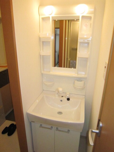 物件内観写真11　(洗面)