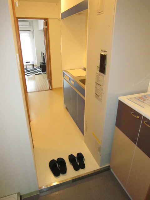 物件内観写真16　(玄関)