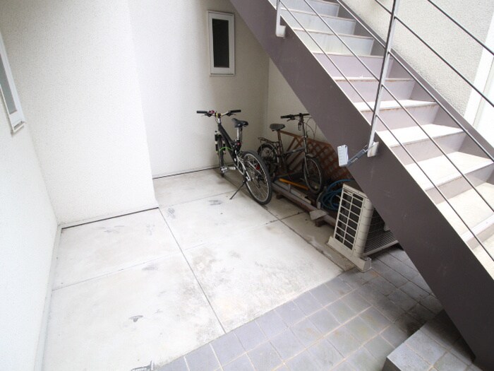 物件外観写真5　(駐輪場)