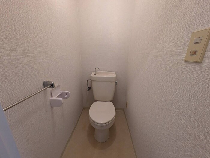 物件内観写真16　(トイレ)