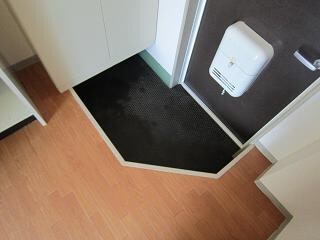 物件内観写真15　(玄関)